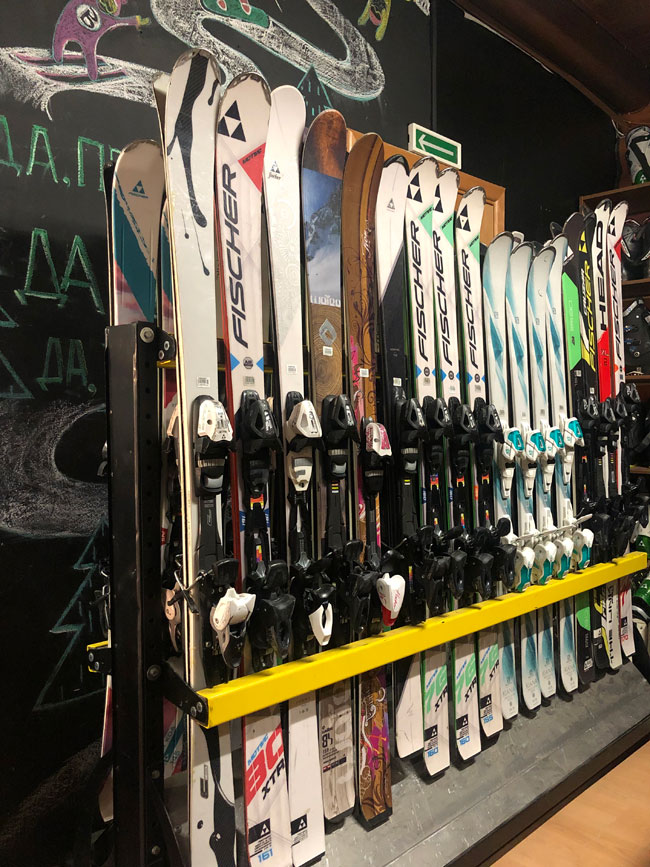 Adults skis